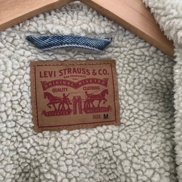 Levi’s Sherpa Denim Jacket - Picture 5 of 5